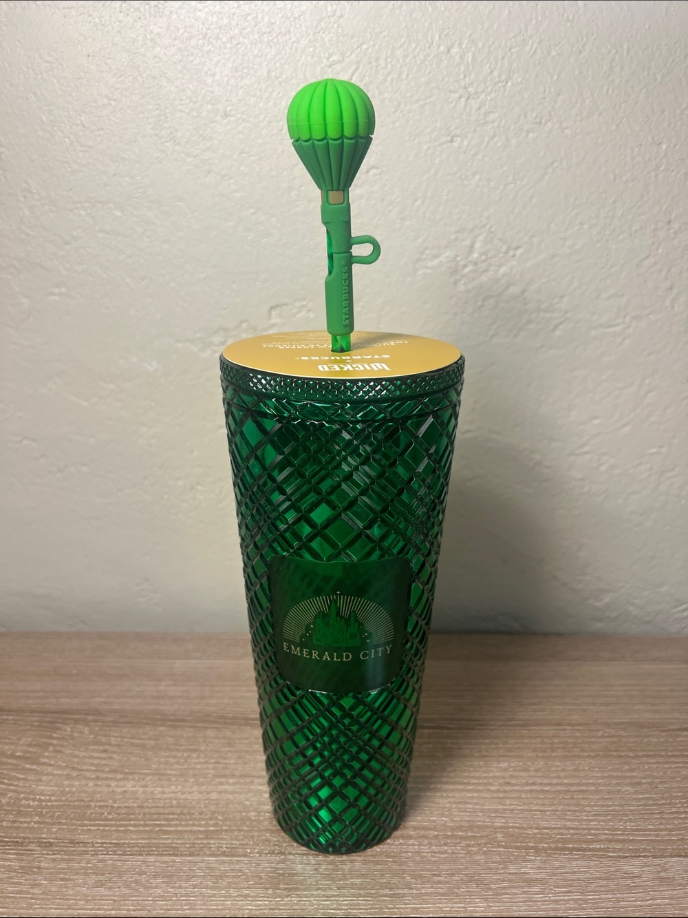 Starbucks x Wicked Emerald City Venti Cold Cup Tumbler Coffee Water Latte Gift